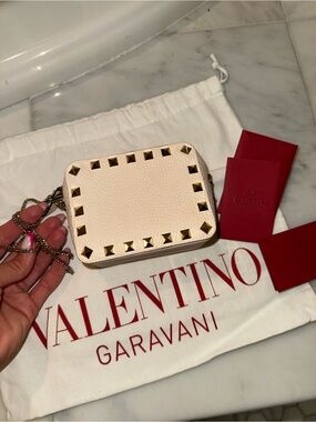 Valentino Garavani Ivory Rockstud Leather Crossbody Mini Bag Wallet On Chain